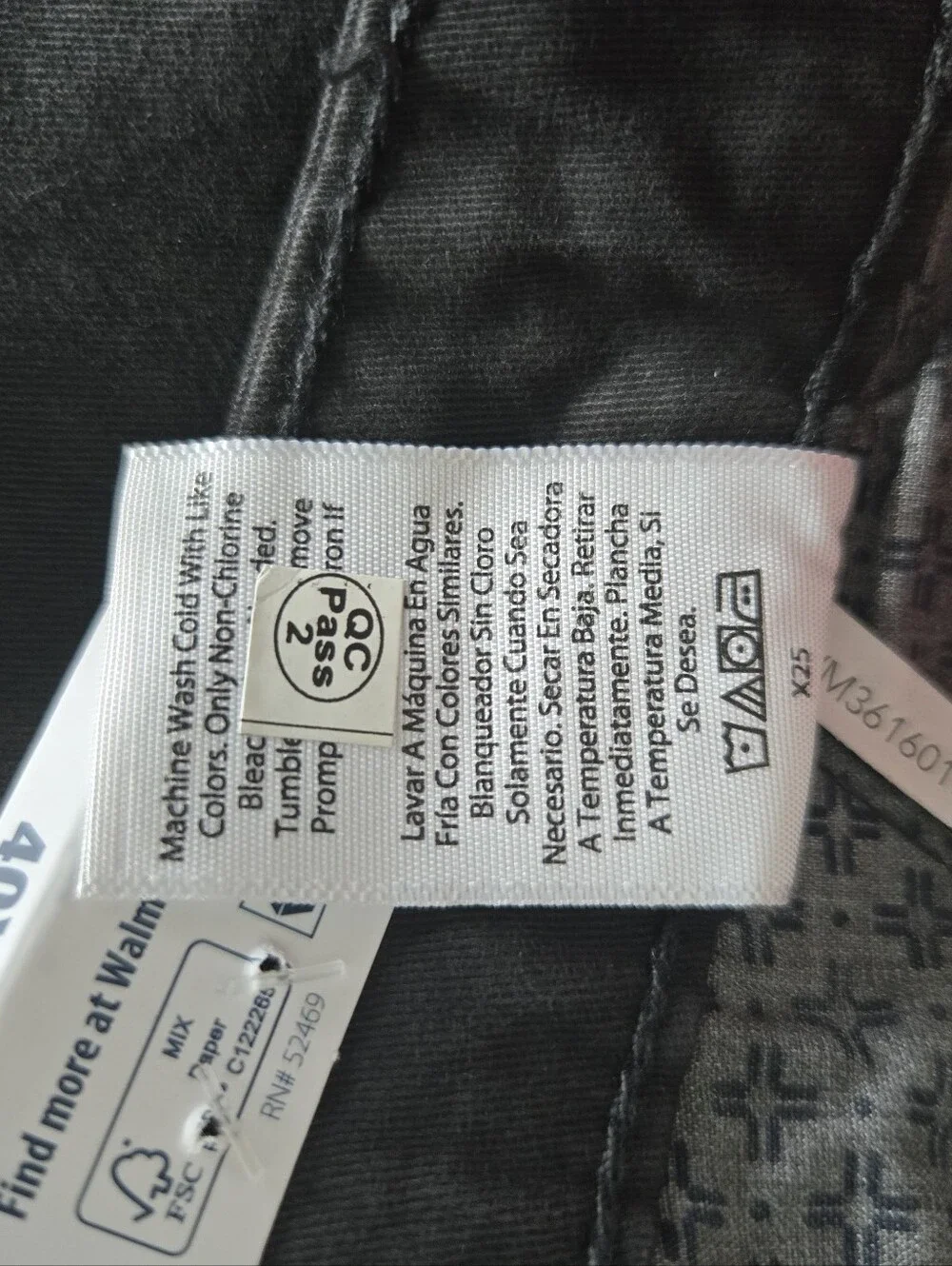 Men's Black Straight-Leg Chinos, NEW. Size 40x32
